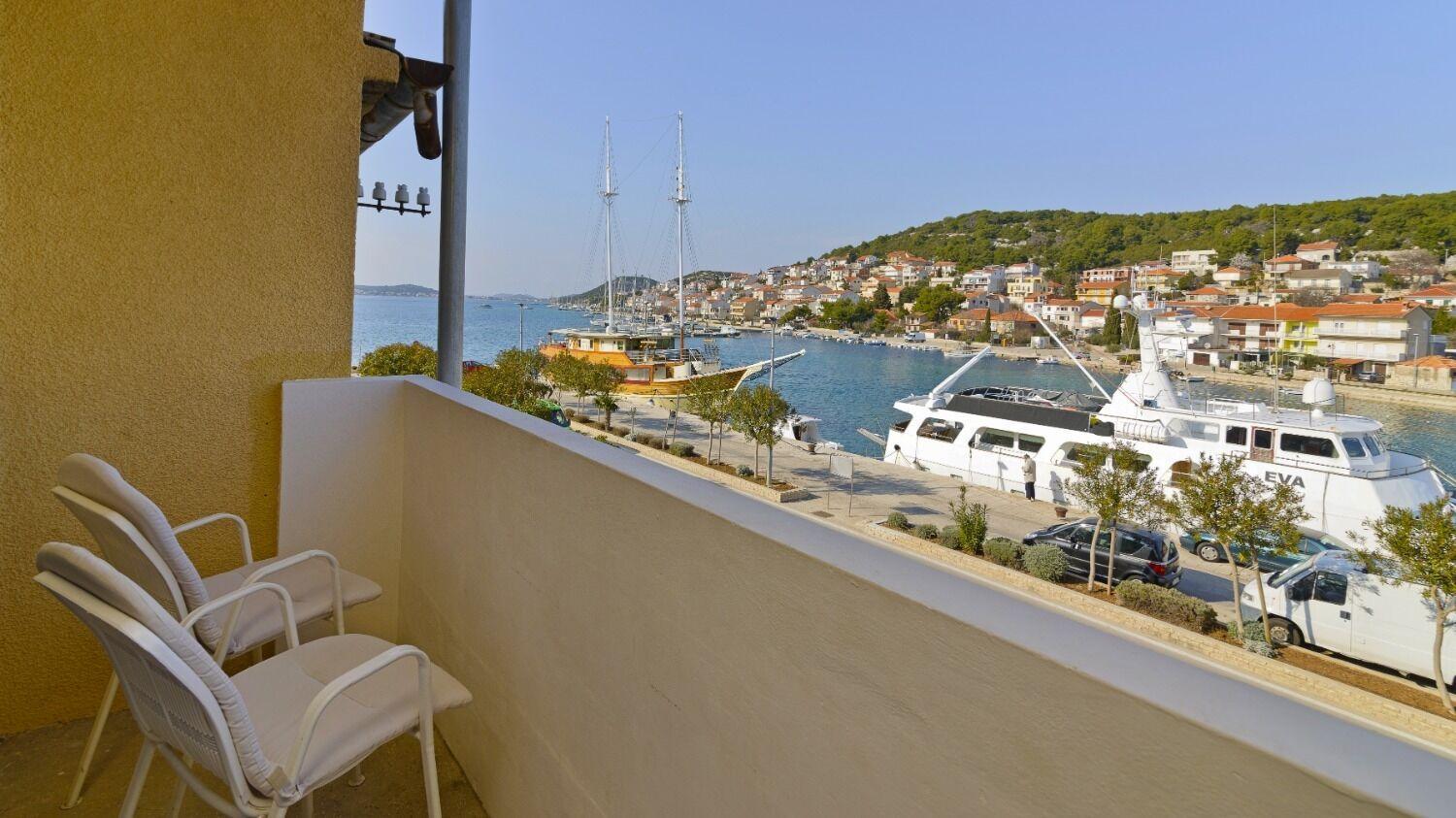 Apartments Ive - With Sea View Tisno Eksteriør bilde